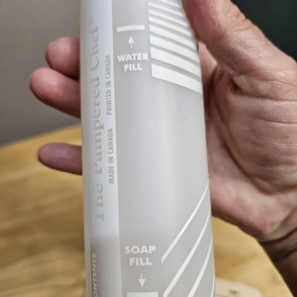 Pampered Chef Foaming Soap Pump Dispenser #2516 White w/ Instructions Canada